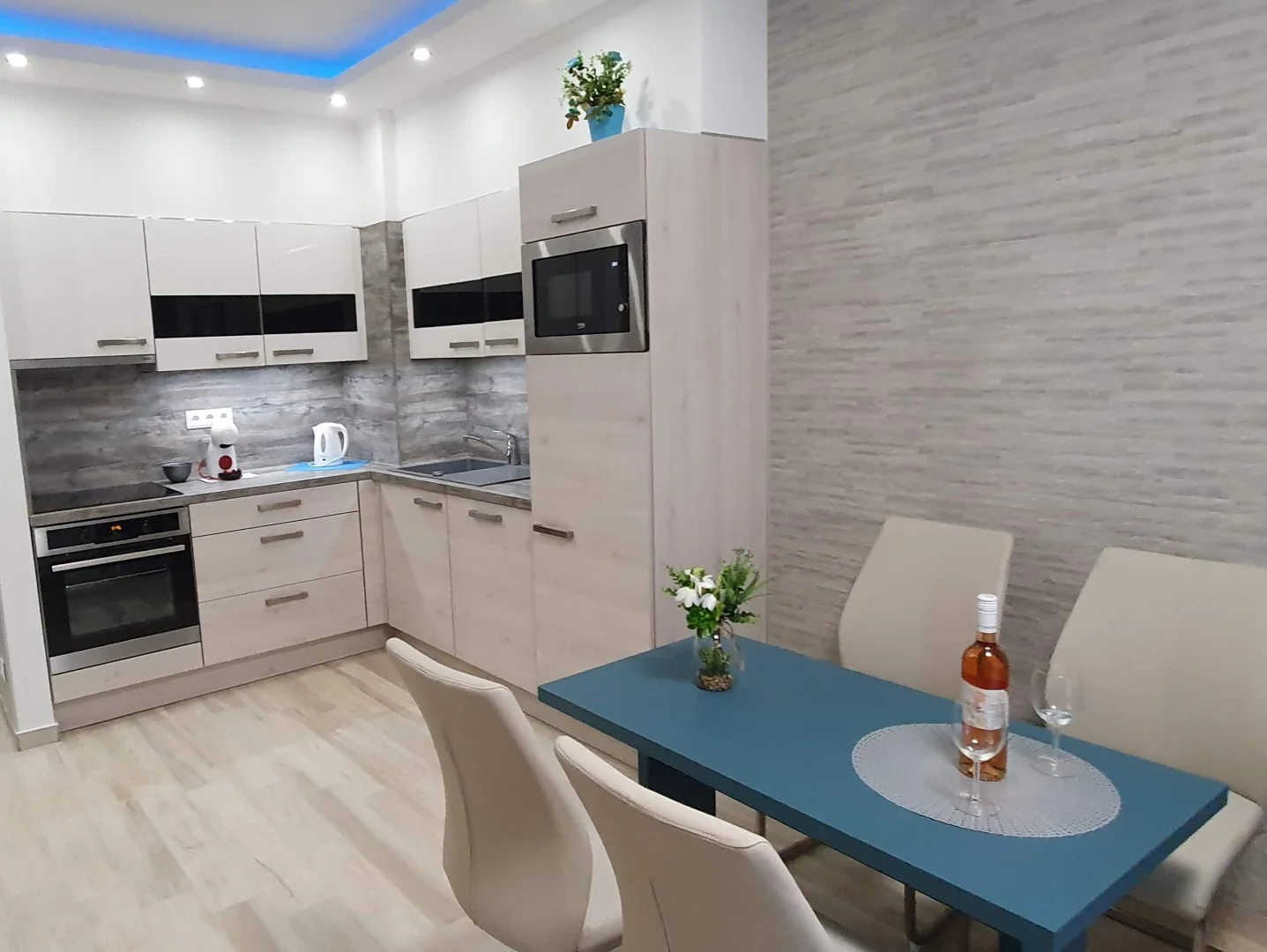 Kiadó tégla lakás Budapest 06. ker.en - Kép 15