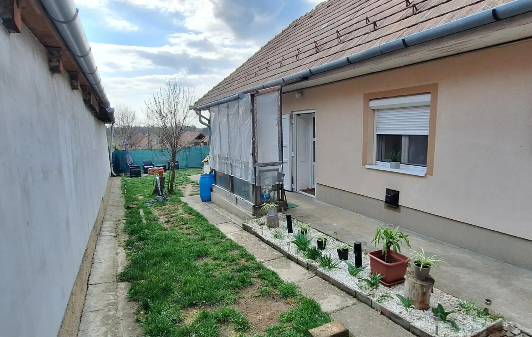 Eladó családi ház Csömören - Kép 3