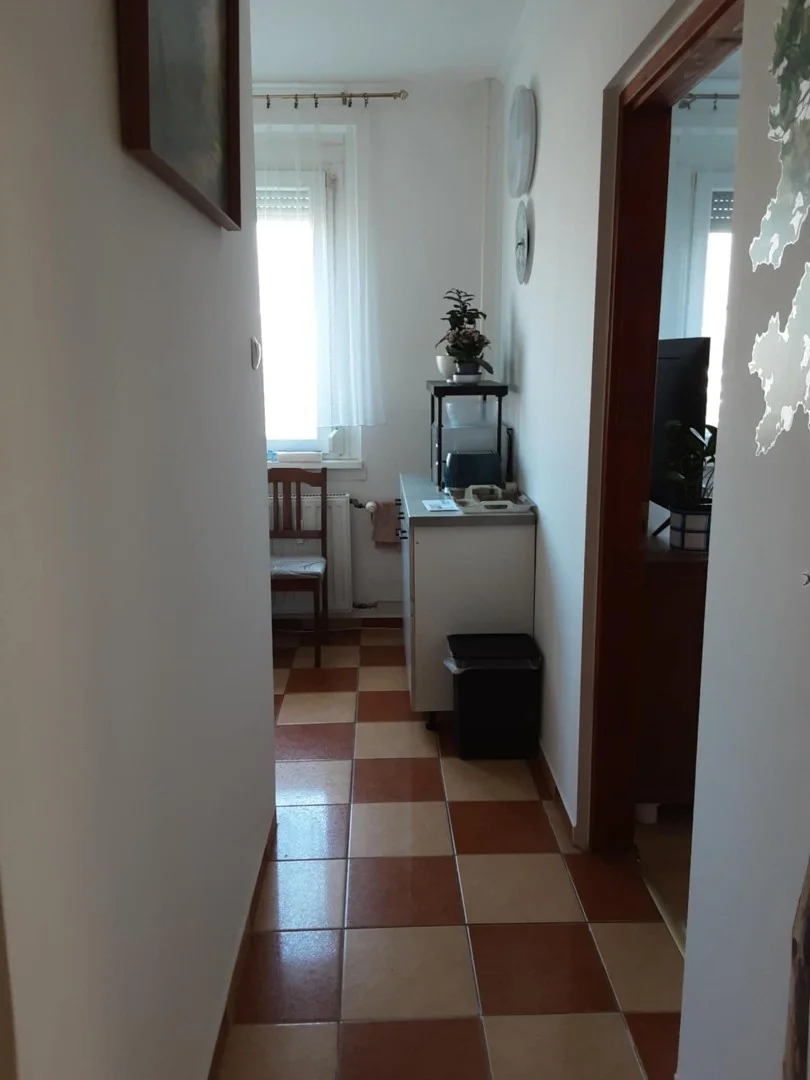 Eladó panel lakás Székesfehérváron - Kép 5