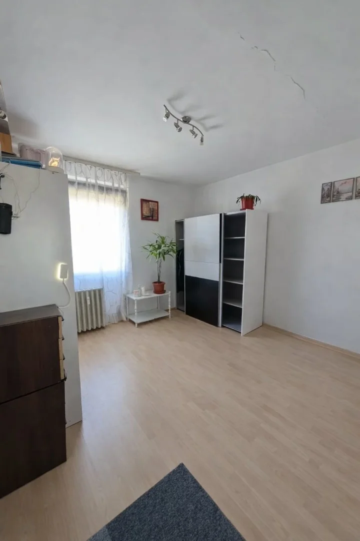 Eladó panel lakás Pécsen - Kép 6