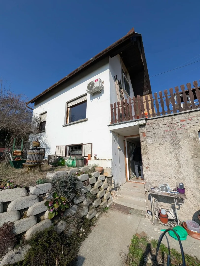 Eladó családi ház Pécsen - Kép 12