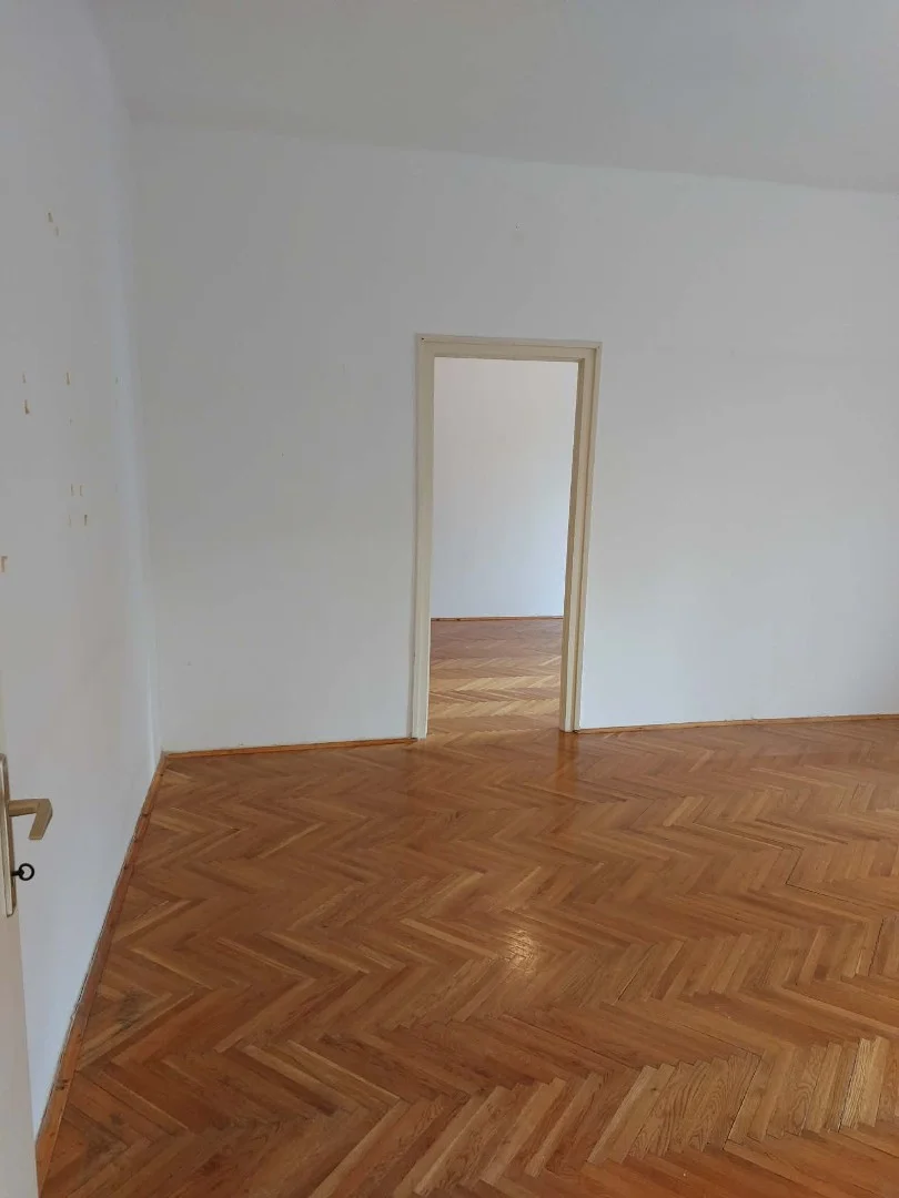 Eladó tégla lakás Pécsen - Kép 10