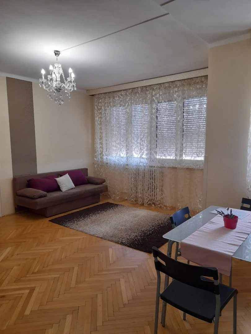 Eladó tégla lakás Győrött - Kép 8