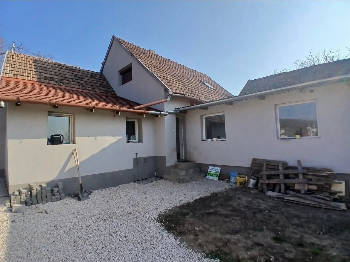 Eladó családi ház Siklóson - Kép 2