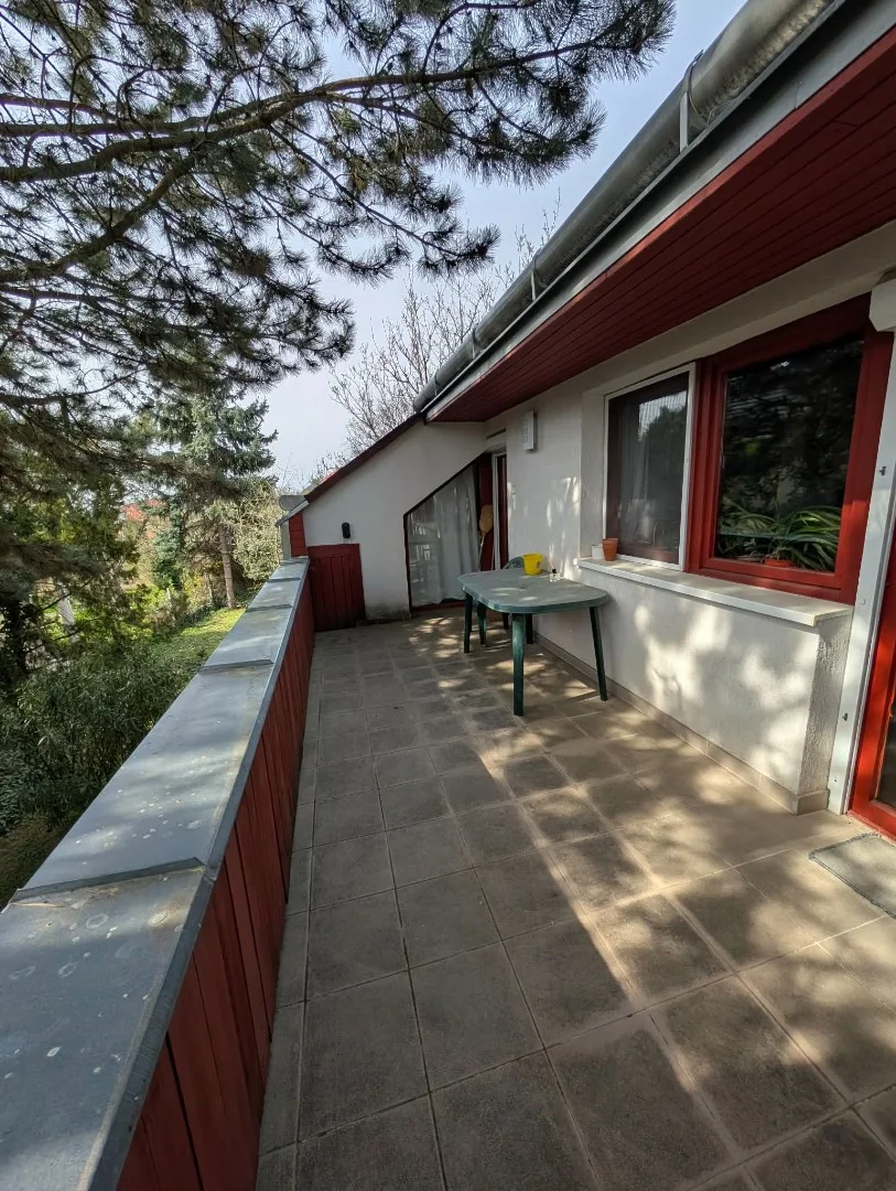 Eladó családi ház Pécsen - Kép 12