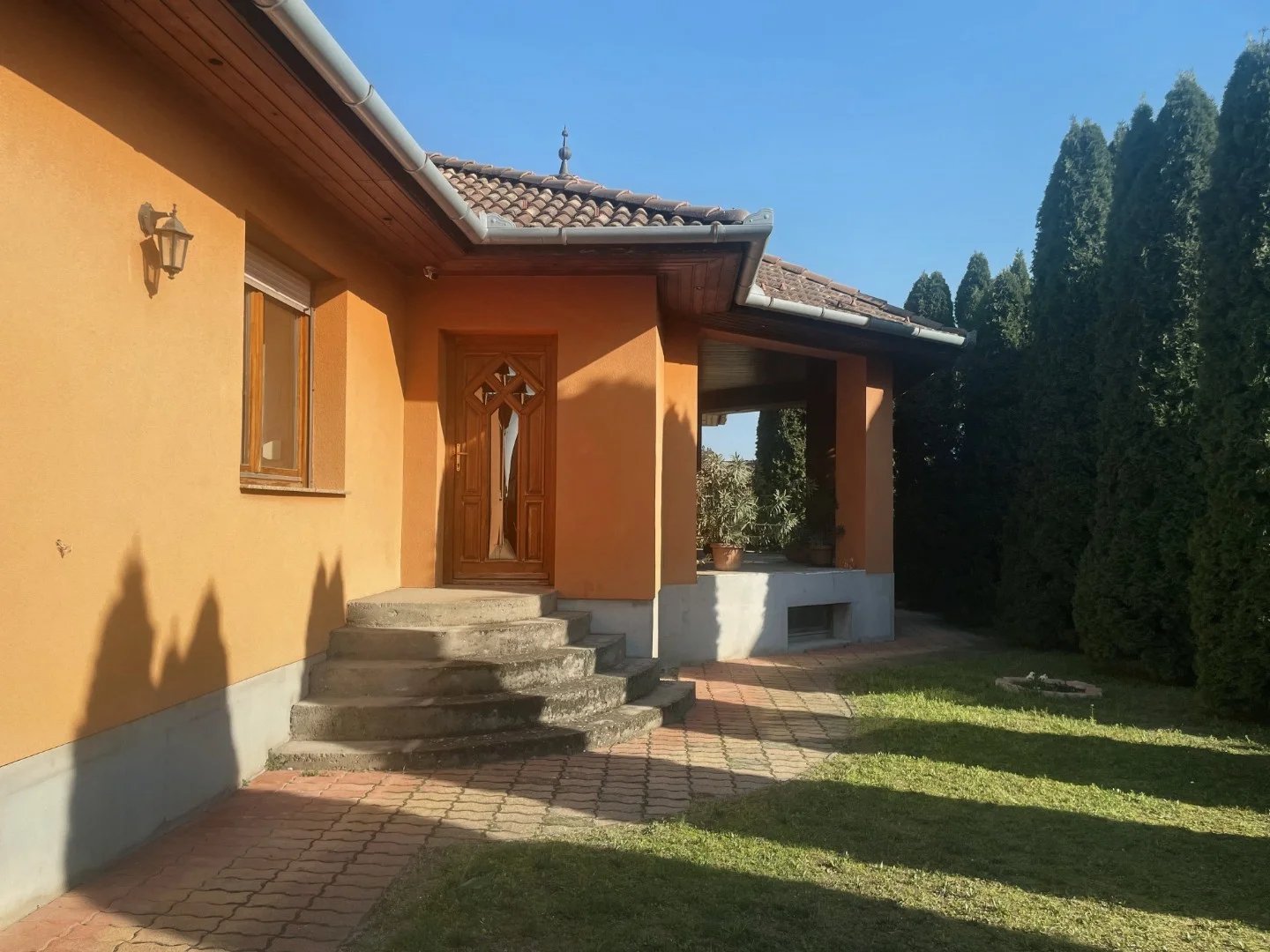 Eladó családi ház Császártöltésen