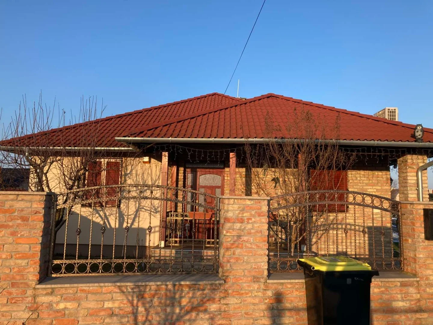 Eladó családi ház Nyúlon