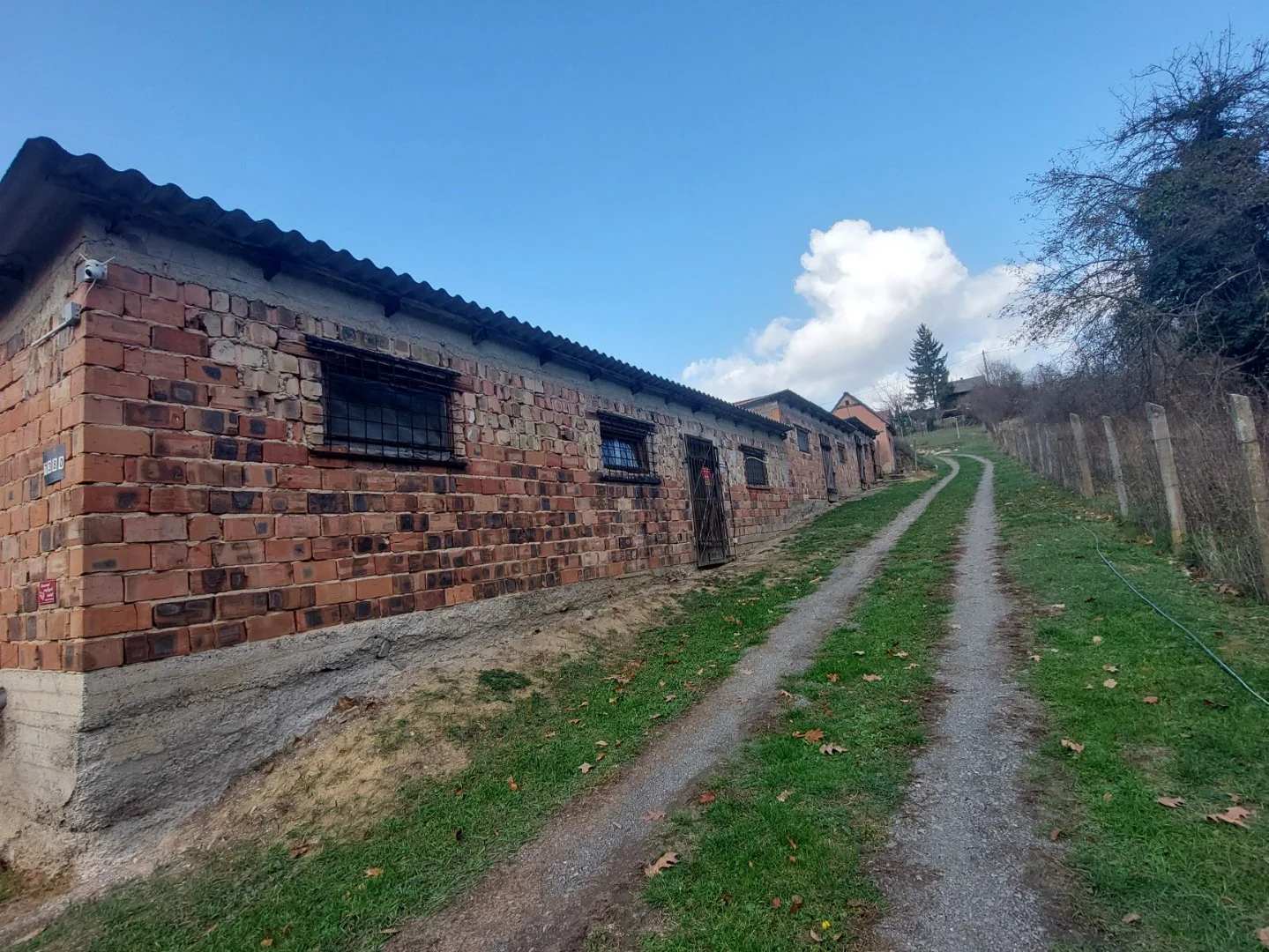 Eladó családi ház Komlón - Kép 16