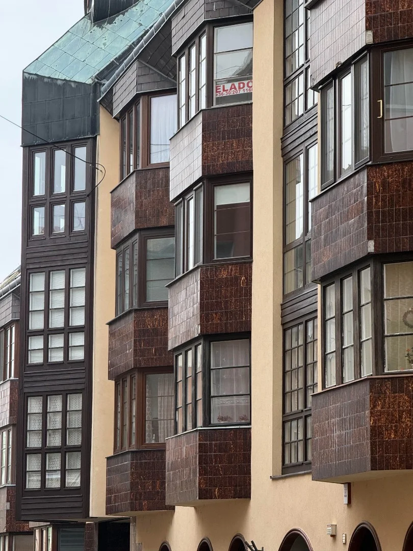 Eladó tégla lakás Pécsen