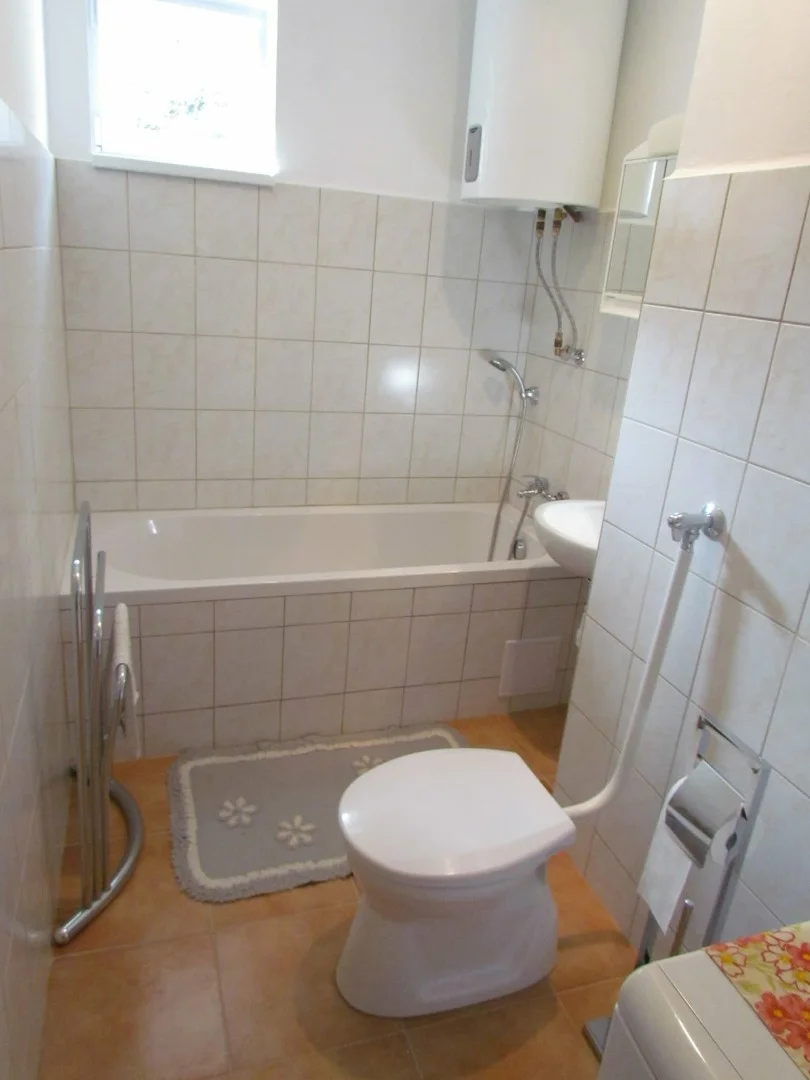 Eladó tégla lakás Pécsen - Kép 12