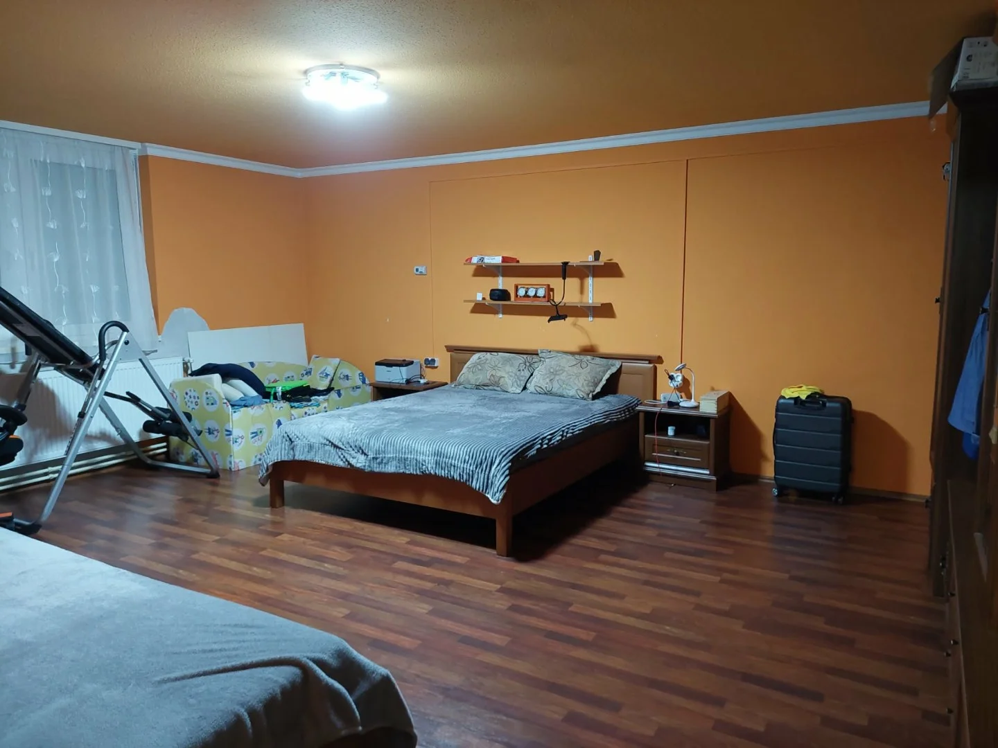 Eladó családi ház Újszászon - Kép 8