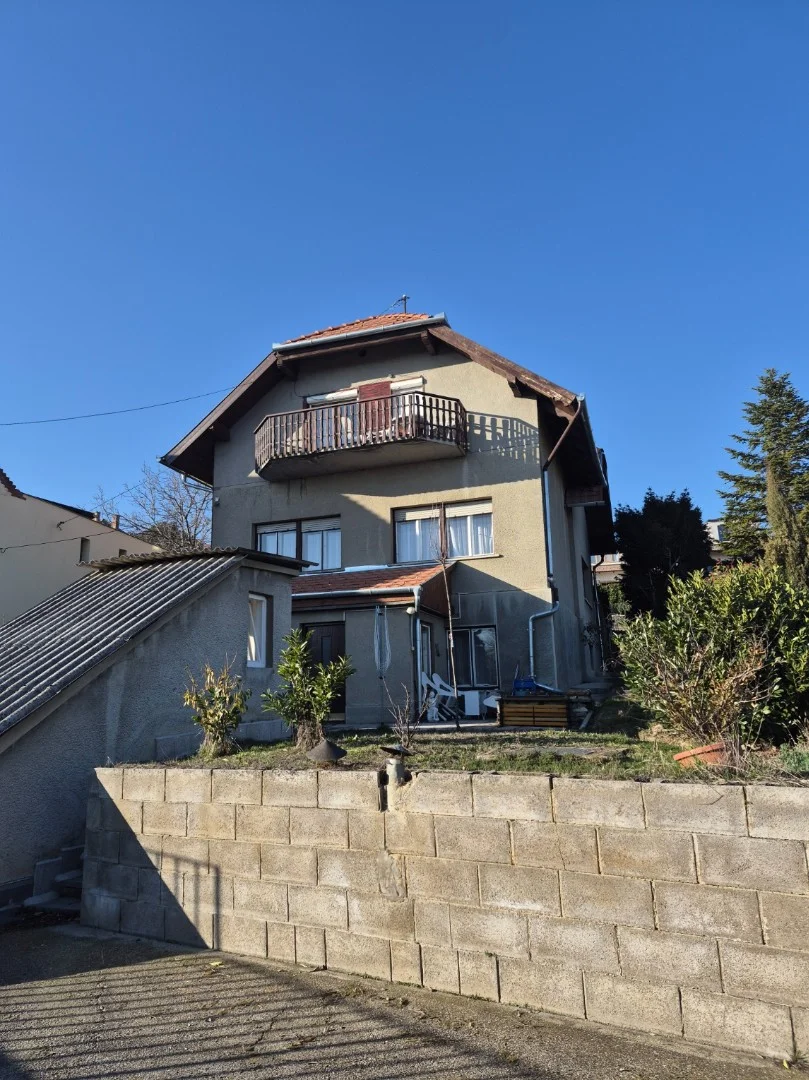 Eladó családi ház Pécsen - Kép 2