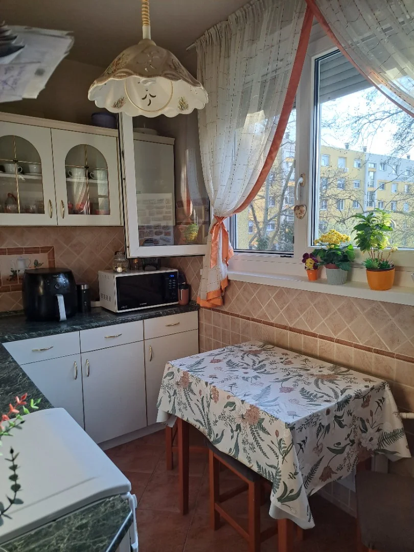 Eladó panel lakás Győr Ifjúság krt - Kép 4