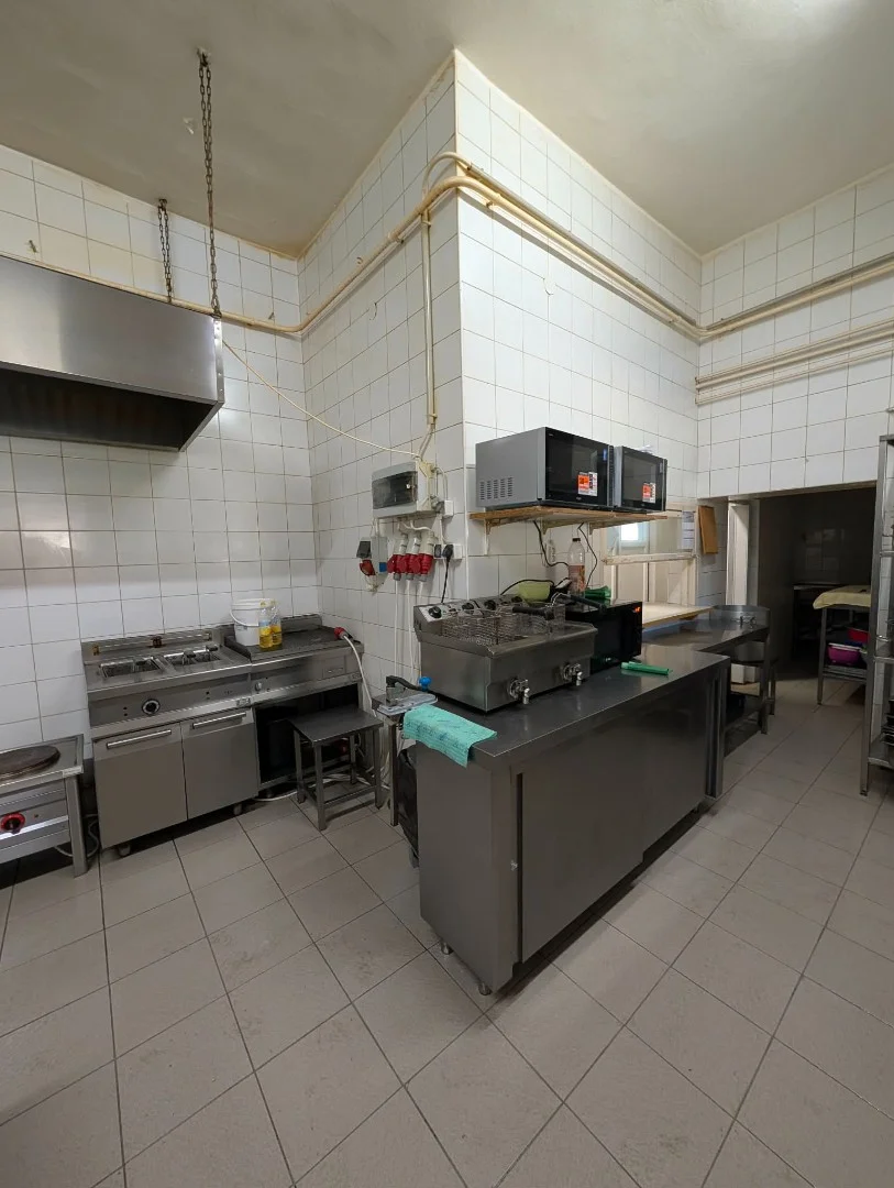 Eladó étterem, bisztró iroda / üzlet / kereskedelmi / szolgáltató Sellyen - Kép 8