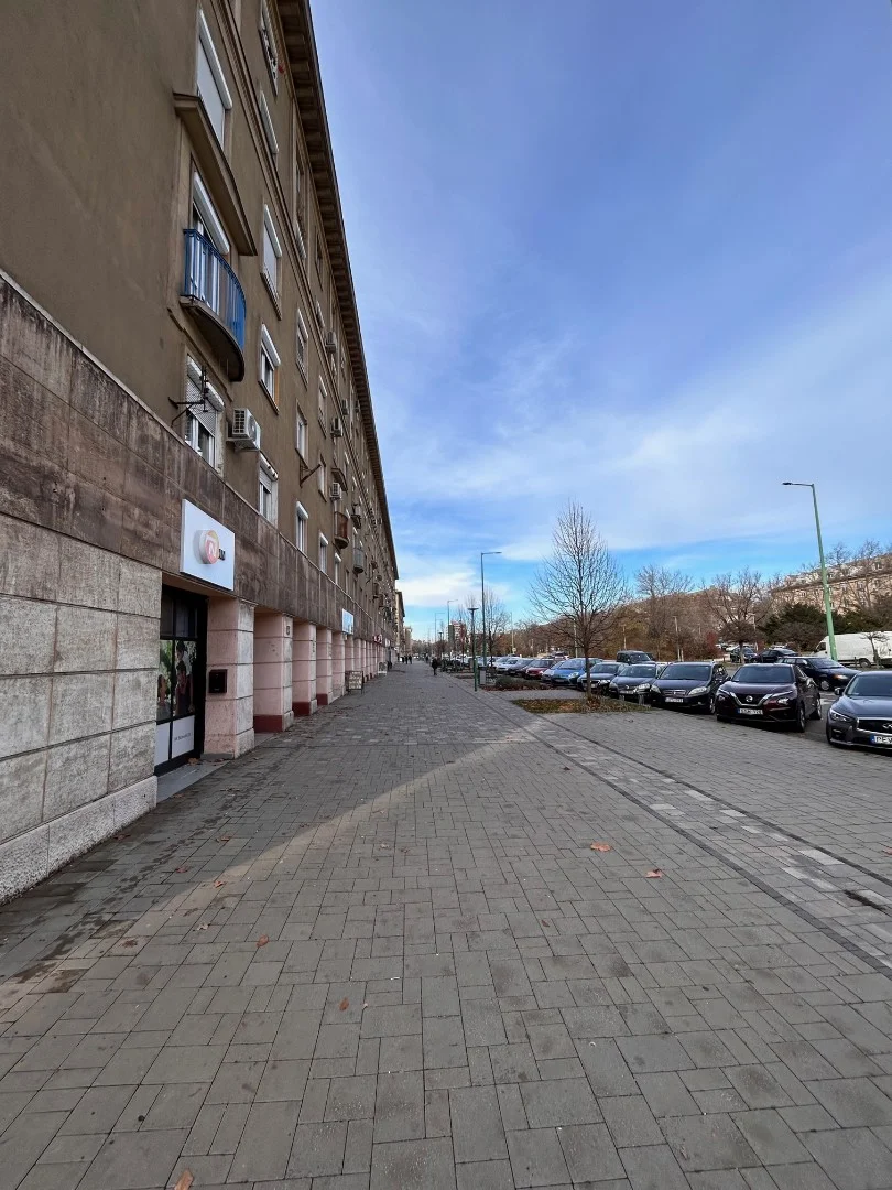 Eladó tégla lakás Dunaújvárosban - Kép 9