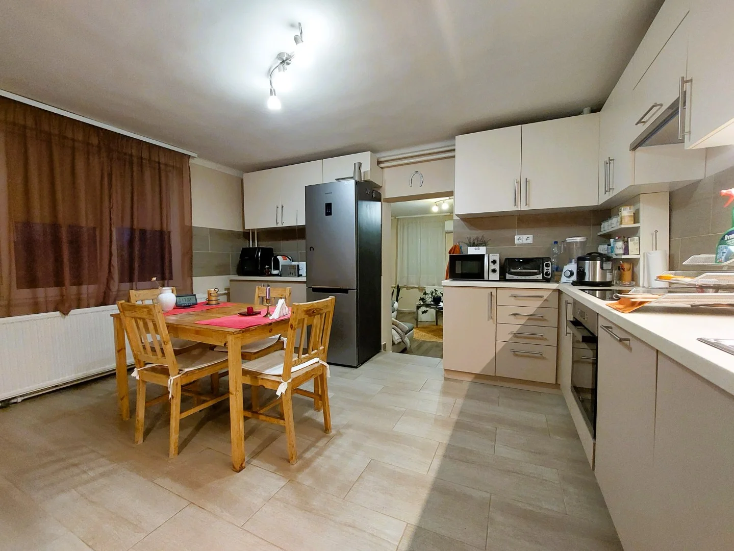 Eladó családi ház Pécsen - Kép 12