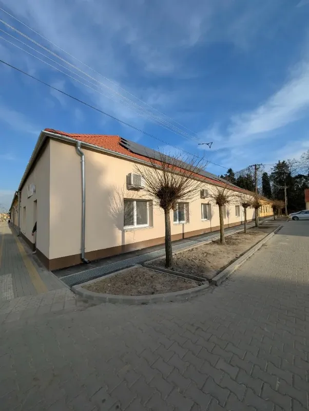 Eladó étterem, bisztró iroda / üzlet / kereskedelmi / szolgáltató Sellyen