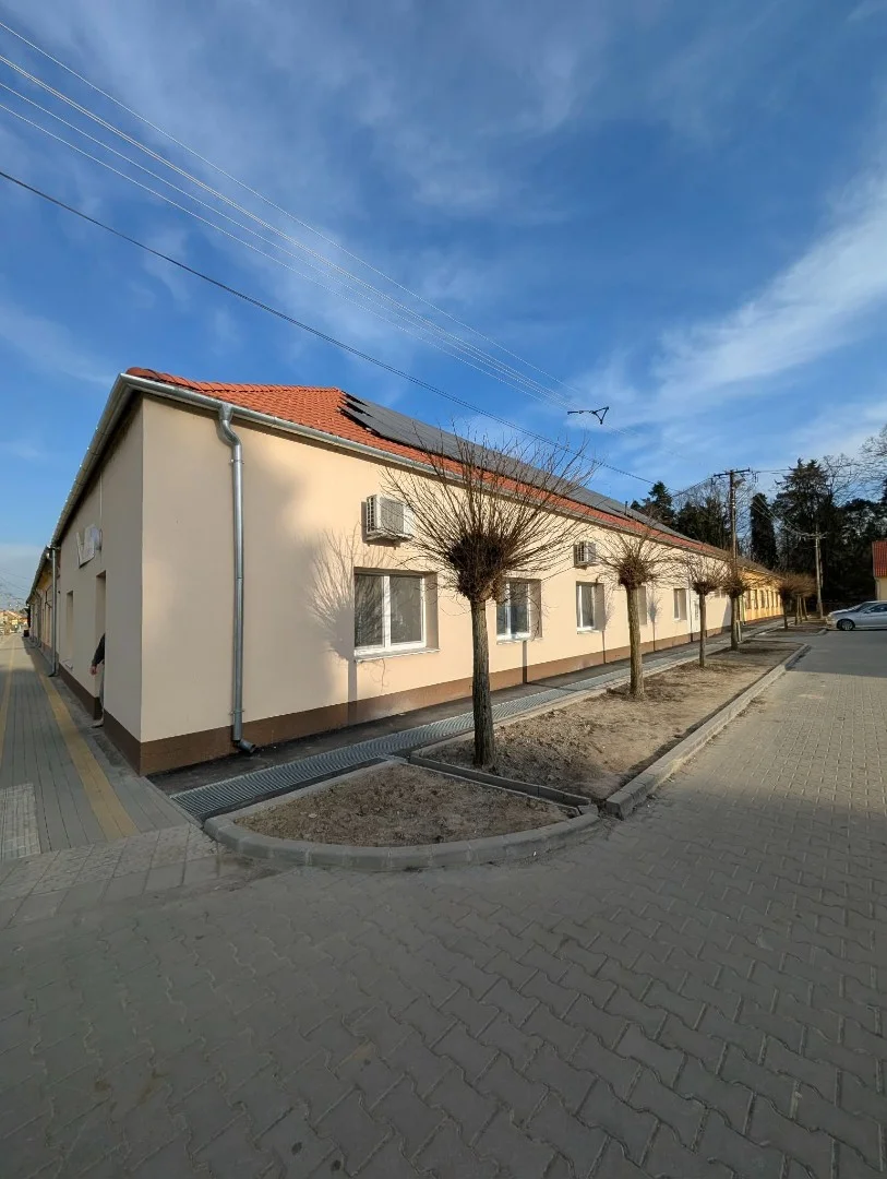 Eladó étterem, bisztró iroda / üzlet / kereskedelmi / szolgáltató Sellyen