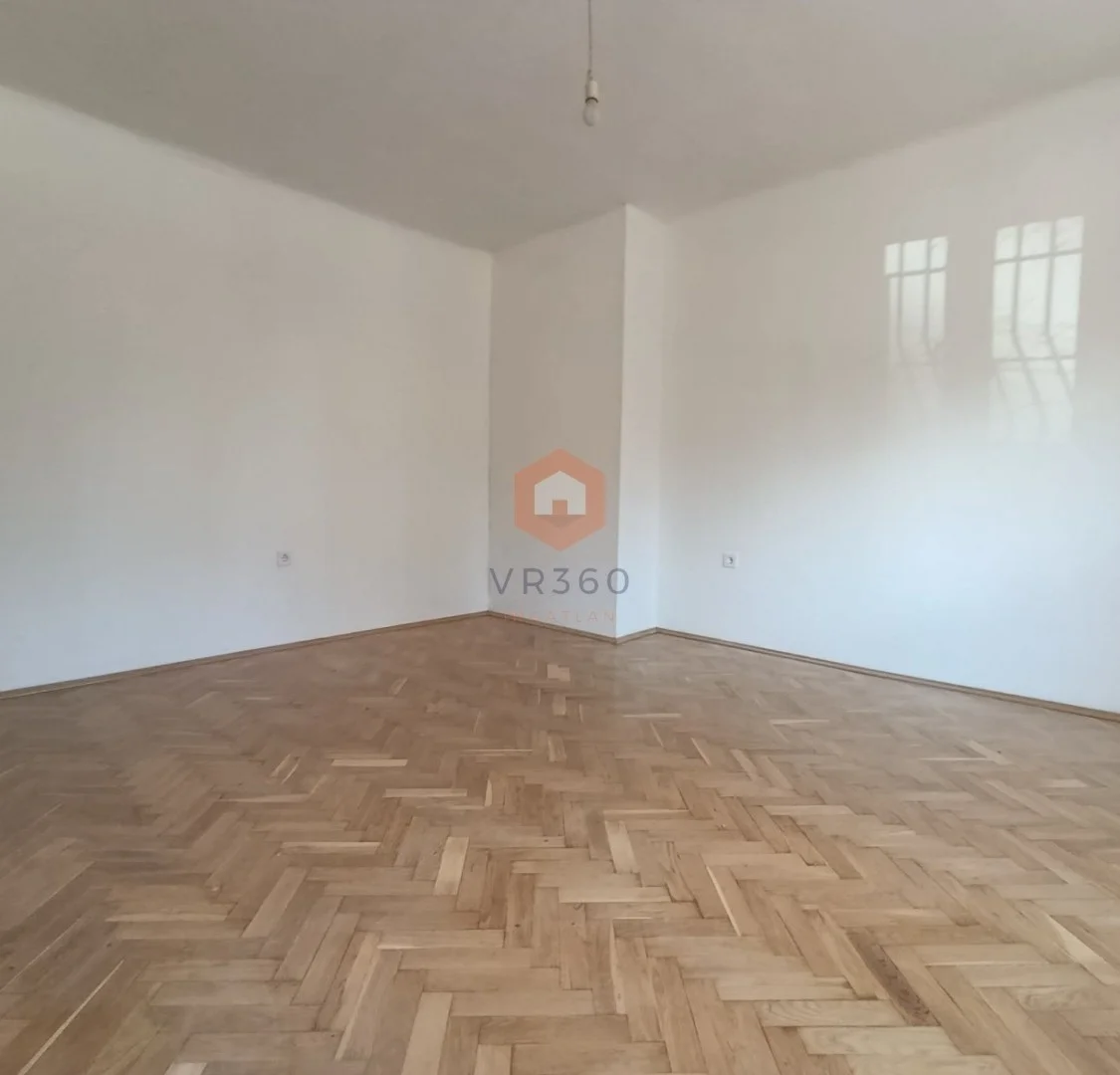 Eladó tégla lakás Pécsen - Kép 4