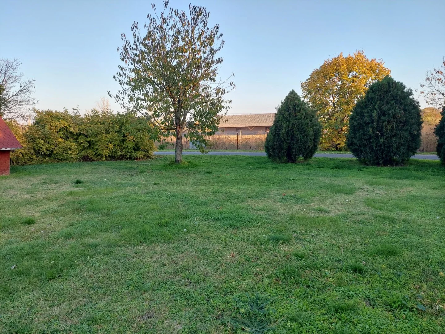 Eladó családi ház Újszászon - Kép 6