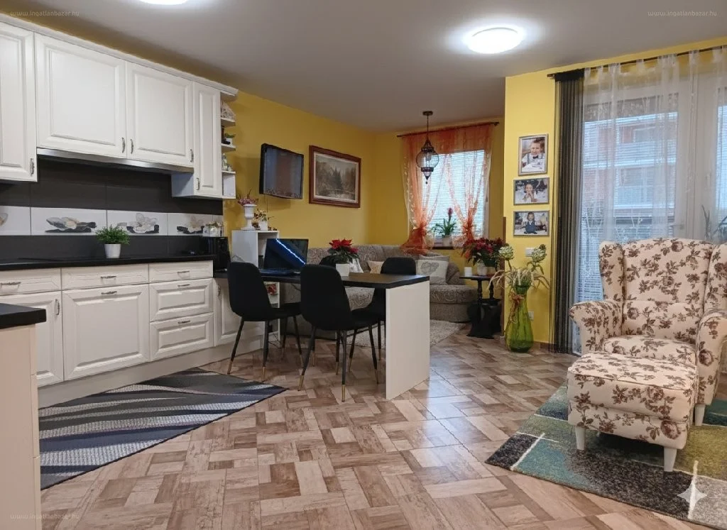 Eladó tégla lakás Győrött - Kép 3