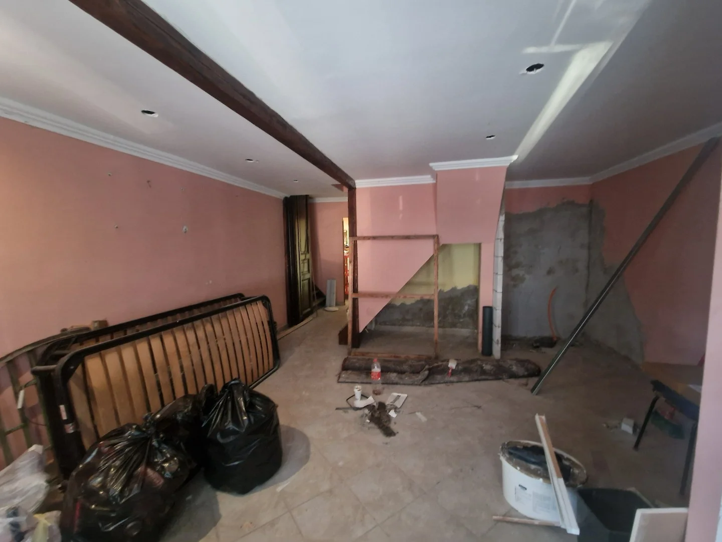 Kiadó üzlet iroda / üzlet / kereskedelmi / szolgáltató Budapest 07. ker.en - Kép 11