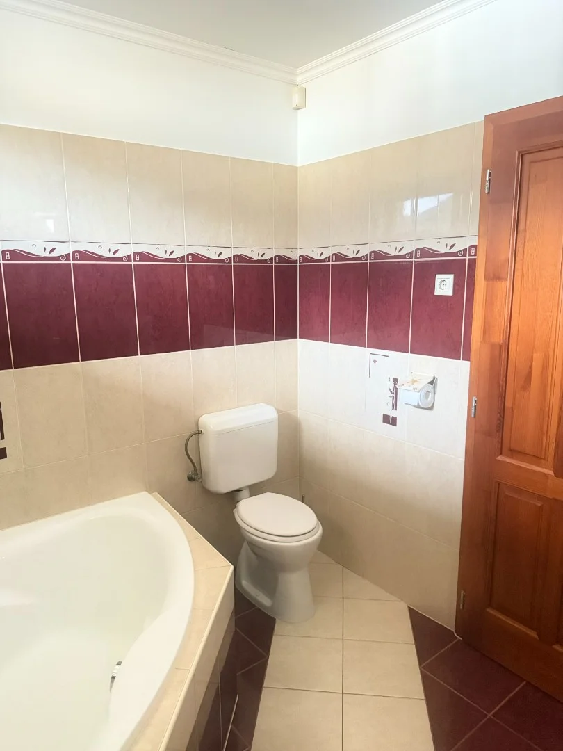 Eladó családi ház Nyúlon - Kép 16