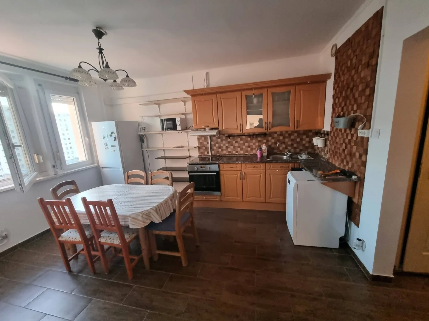 Kiadó panel lakás Debrecenben - Kép 5