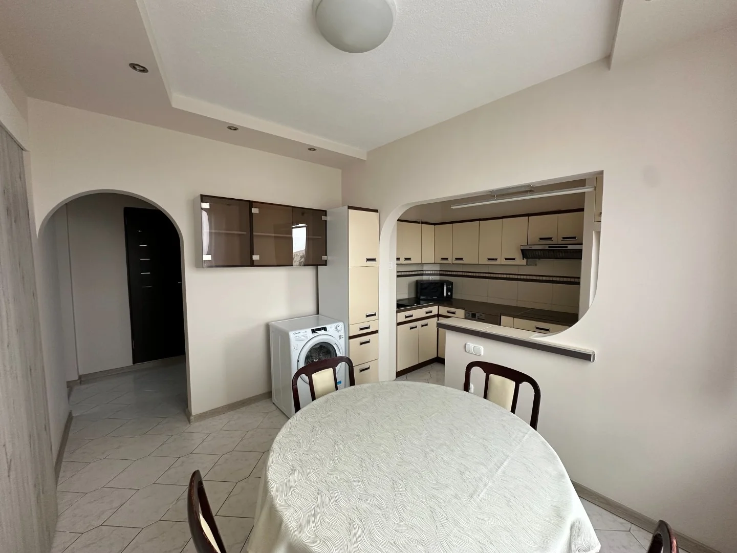 Kiadó panel lakás Debrecenben - Kép 3