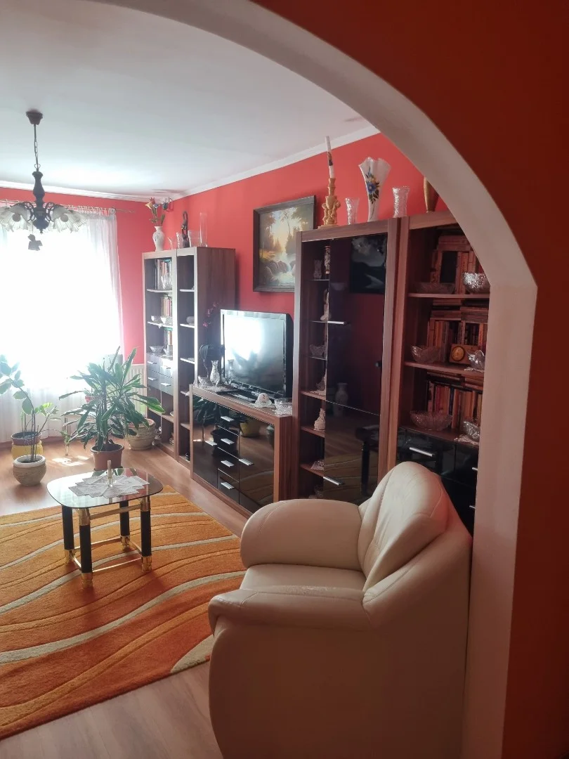 Eladó panel lakás Mosonmagyaróváron - Kép 2