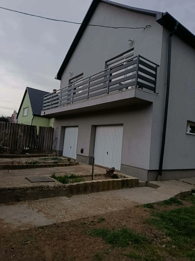 Eladó családi ház Apagyon