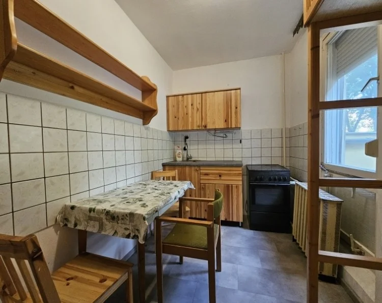 Eladó panel lakás Pécsen - Kép 7