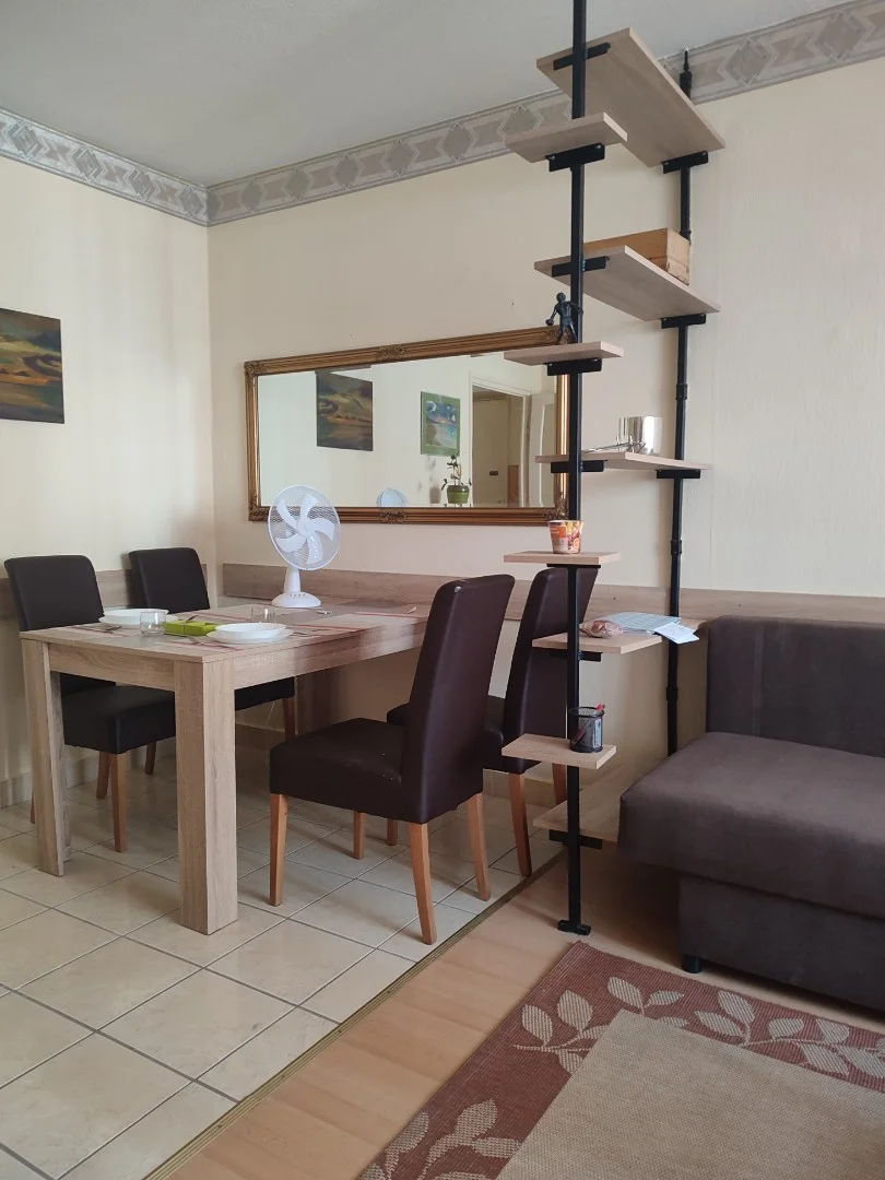 Kiadó panel lakás Budapest 08. ker.en - Kép 2