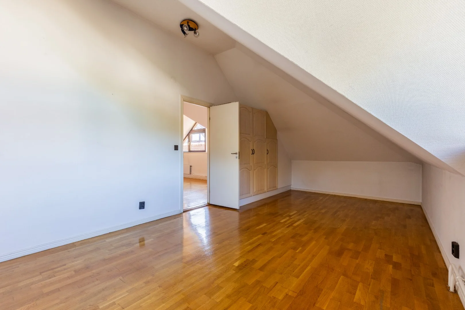 Eladó családi ház Budapest 02. ker.en - Kép 16