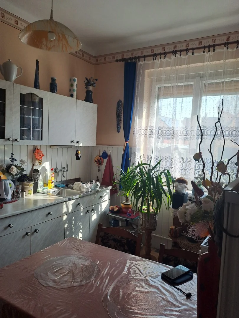 Eladó családi ház Pécsen - Kép 5