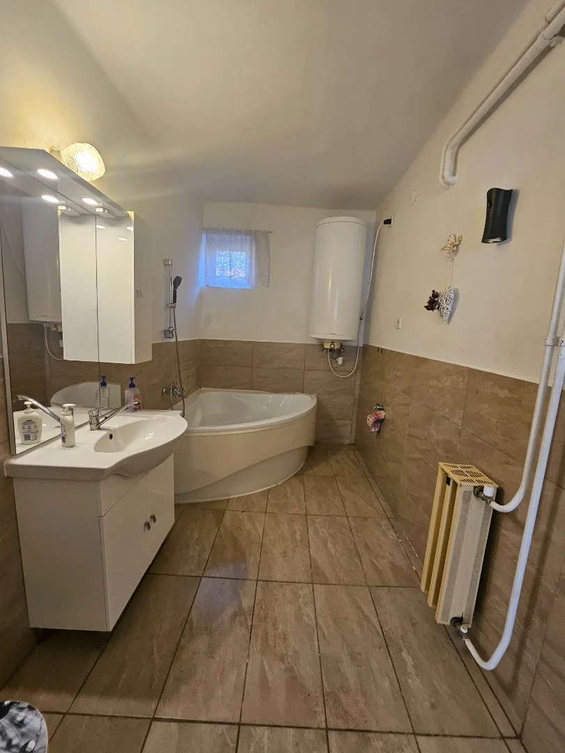 Eladó családi ház Héhalom - Kép 7