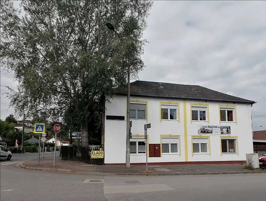 Eladó hotel, szálloda iroda / üzlet / kereskedelmi / szolgáltató Fonyód Vitorlás utca - Kép 2