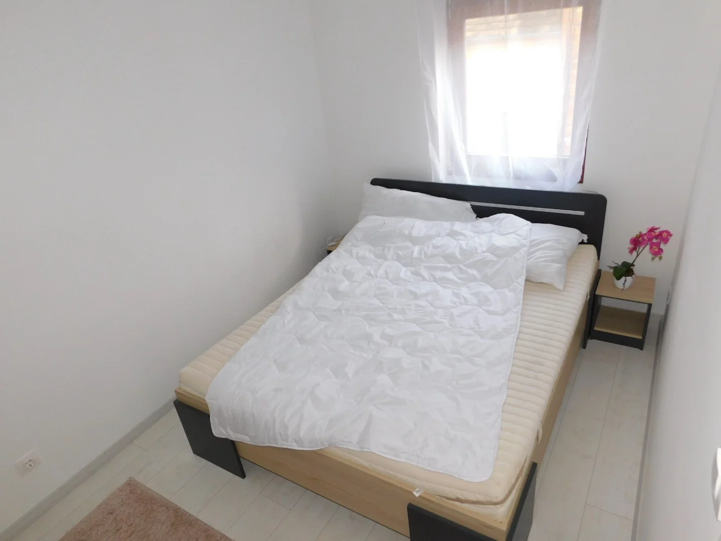 Kiadó tégla lakás Pécs Perczel Miklós utca - Kép 4