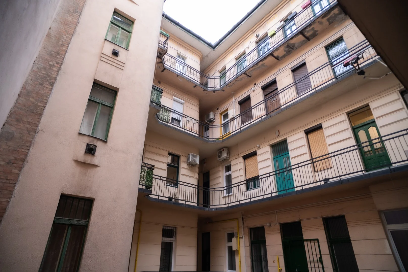 Eladó tégla lakás Budapest 07. ker. Péterfy Sándor utca - Kép 8