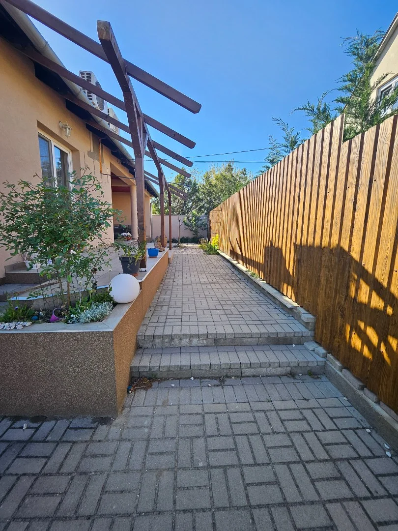 Eladó családi ház Mogyoród - Kép 5