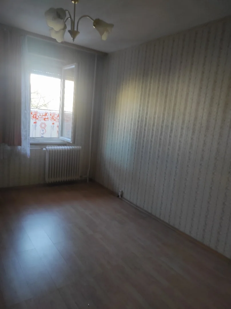 Eladó panel lakás Dunaújváros Hengerész út. 1.3.em