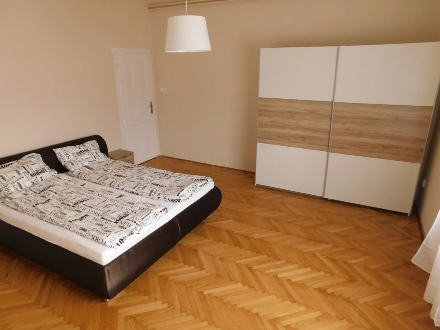 Kiadó tégla lakás Pécs Hungária utca - Kép 9