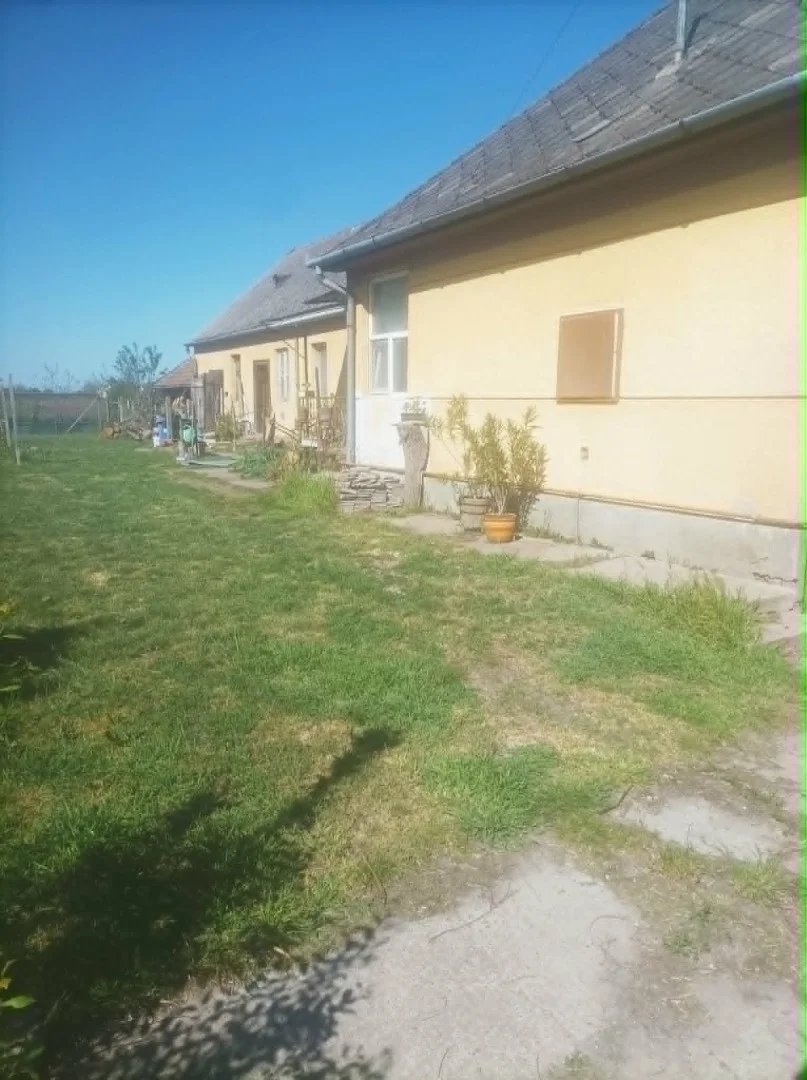 Eladó családi ház Sárkeresztúr Szent István út - Kép 2