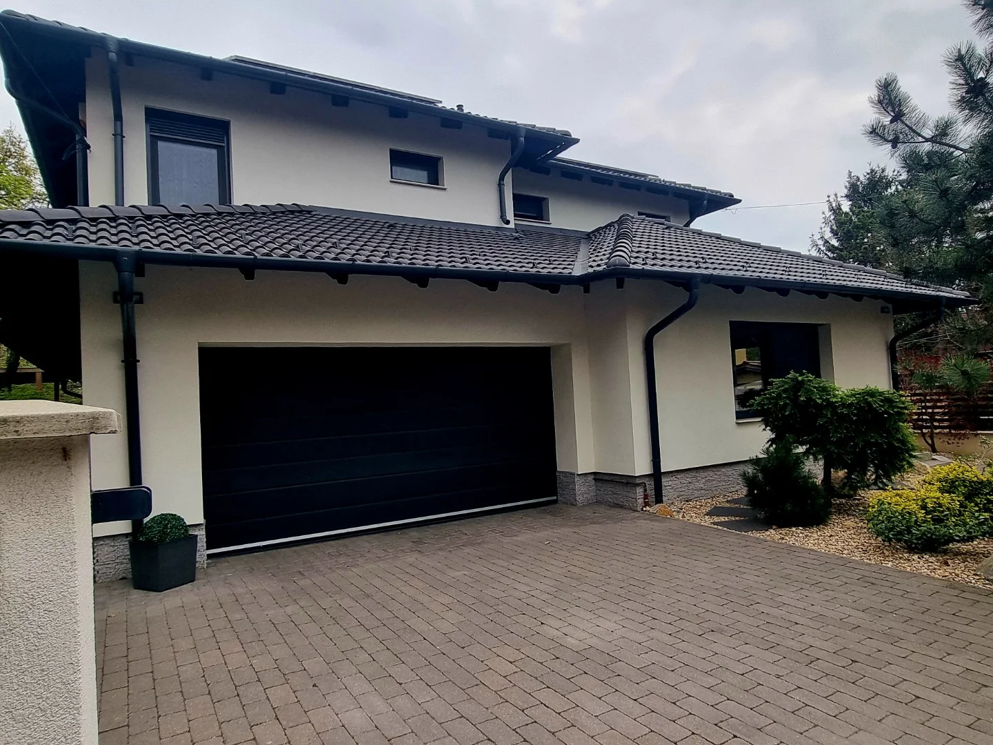 Eladó családi ház Diósd Léda