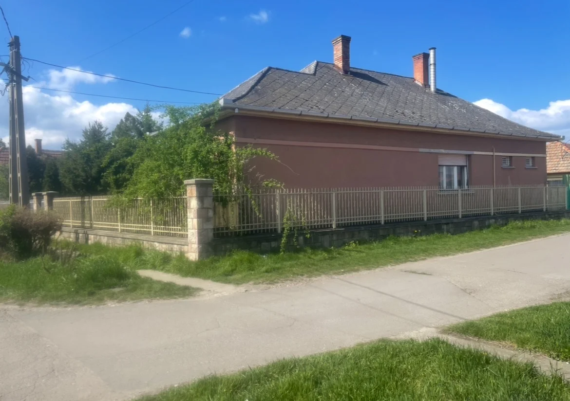 Eladó családi ház Jászapáti Kálmán