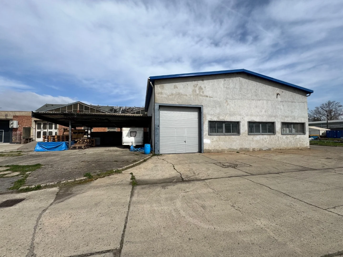 Eladó raktár ipari / raktár Pécs