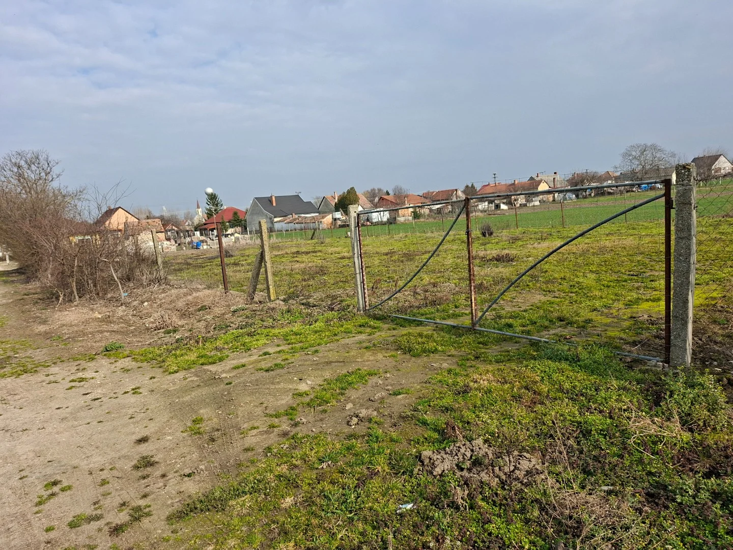 Eladó építési telek Bőny Béke utca - Kép 3