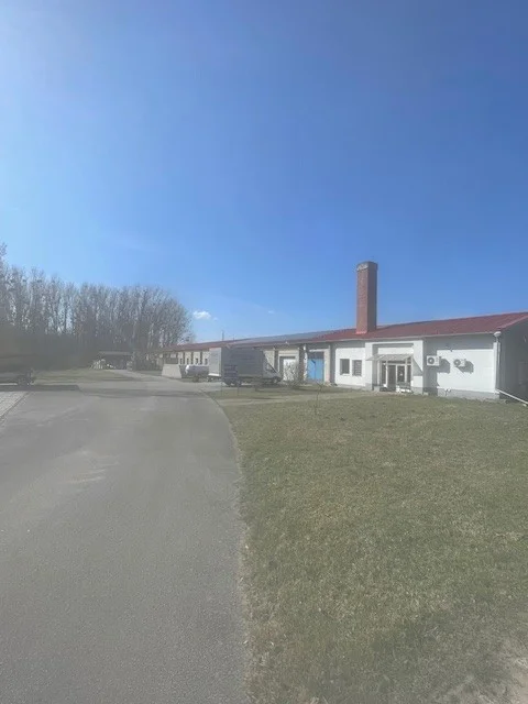 Eladó telephely ipari / raktár Ajka Fő.u. - Kép 2