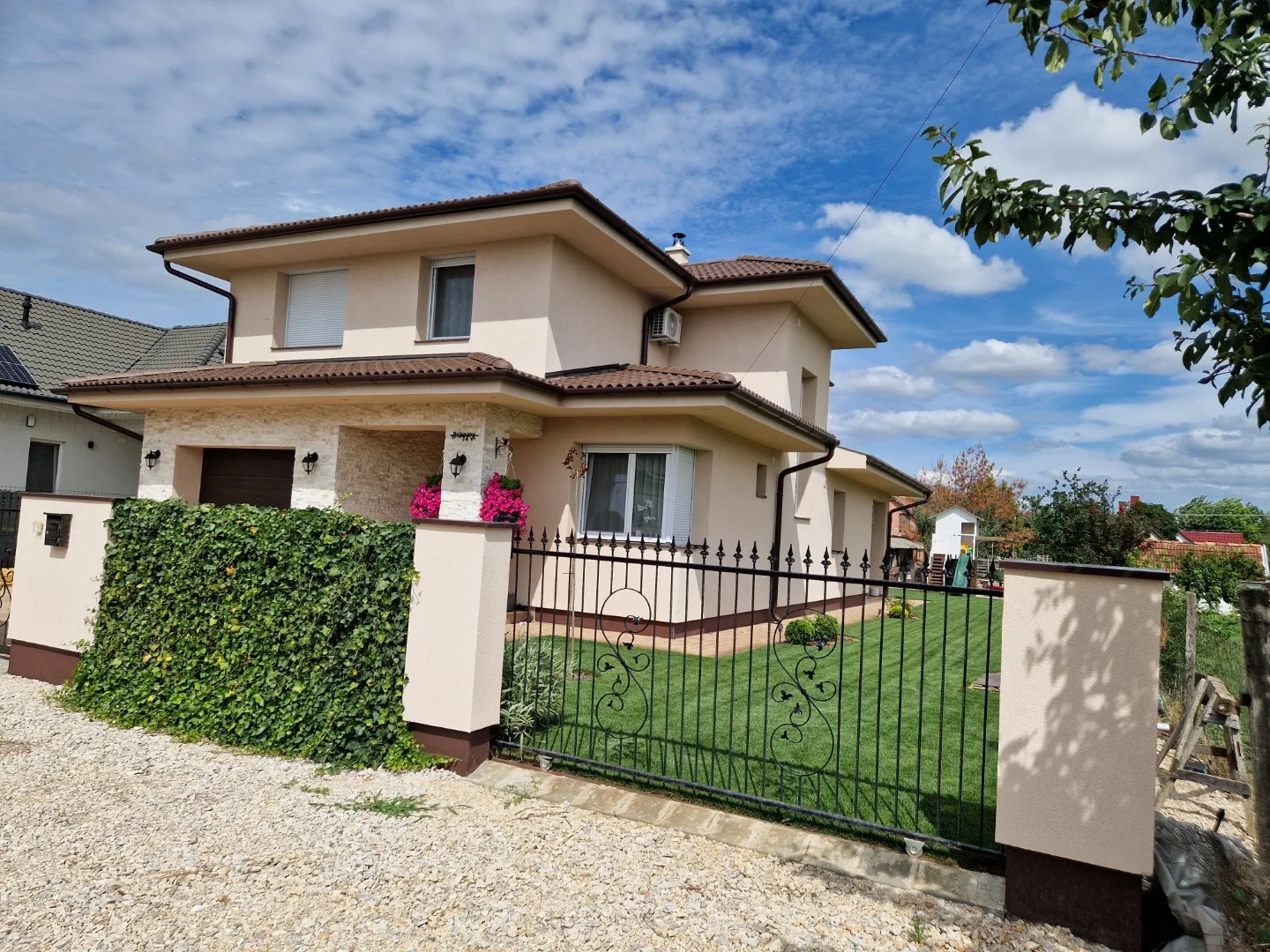 Eladó családi ház Ebes Meilen utca - Kép 2