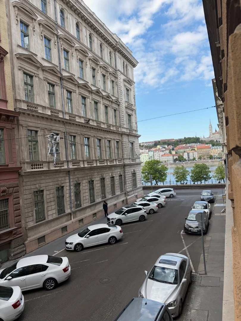 Eladó tégla lakás Budapest 05. ker. Akadémia utca